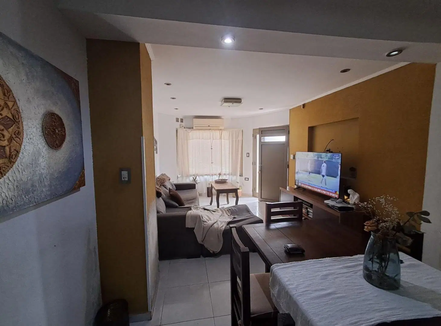 VENTA CASA 3 DORMITORIOS MAS SALON COMERCIAL. 4