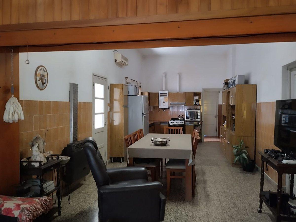 Foto de VENTA CASA CON 3 HABITACIONES BARRIO ROCA, imagen 1
