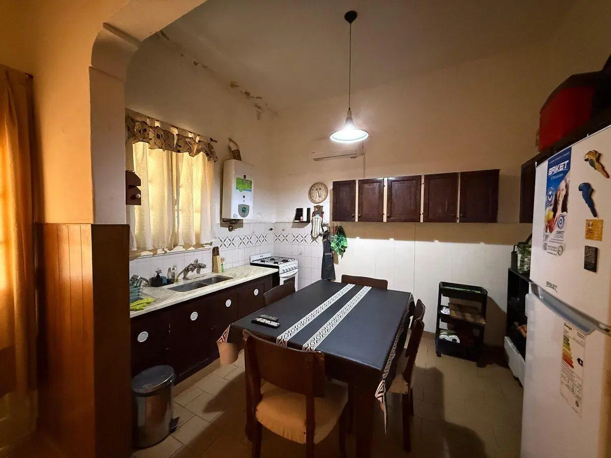 VENTA CASA 2 DORM + DEPTO,  BARRIO VELEZ SARSFIELD 5