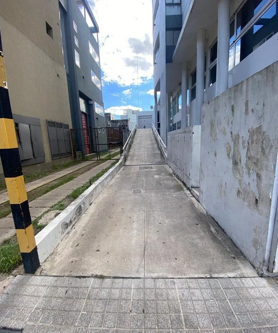 SE VENDEN COCHERAS EN PLENO CENTRO 3
