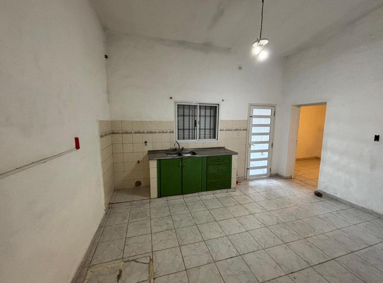 Foto de VENTA CASA 2 HABITACIONES B. SARMIENTO - APTA CRED, imagen 5