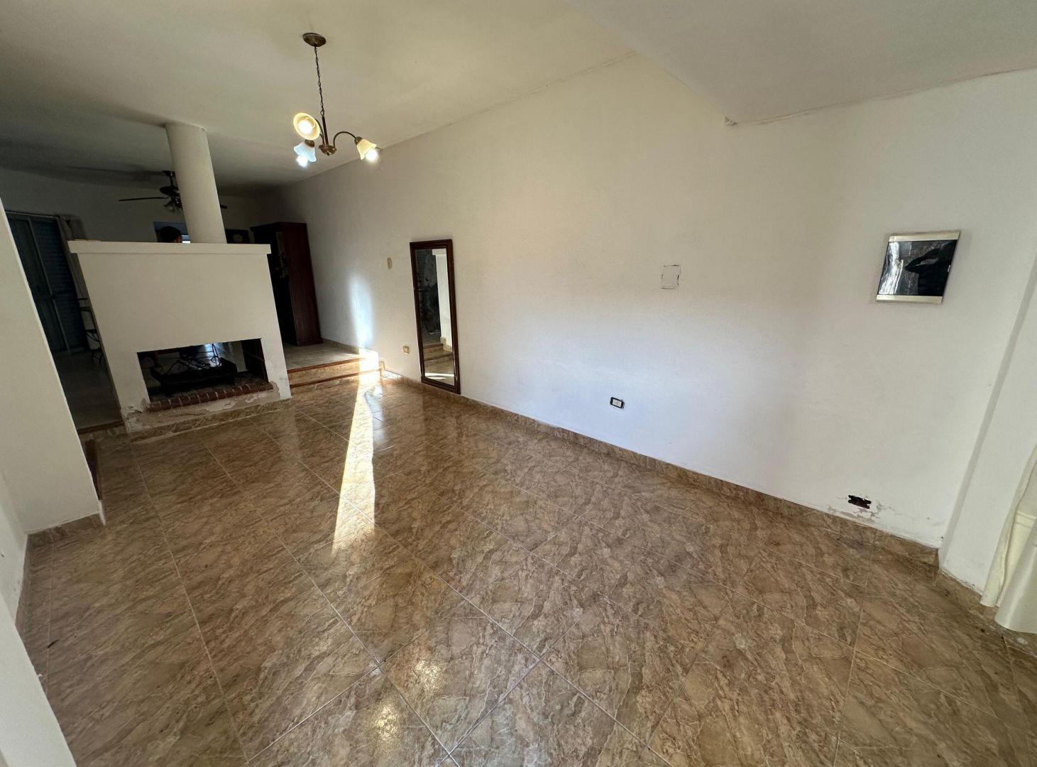 Foto de VENTA CASA 3 DORMITORIOS BARRIO VELEZ SARSFIELD, imagen 3
