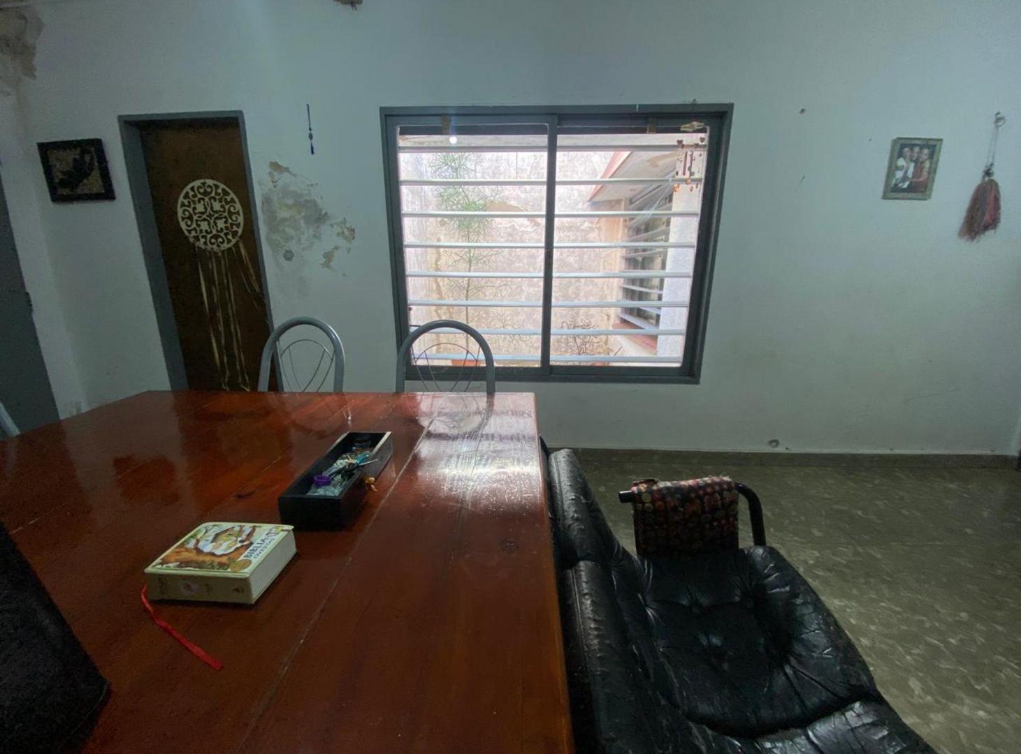 Foto de SE VENDE CASA TRES DORMITORIOS - ZONA TRIBUNALES, imagen 3