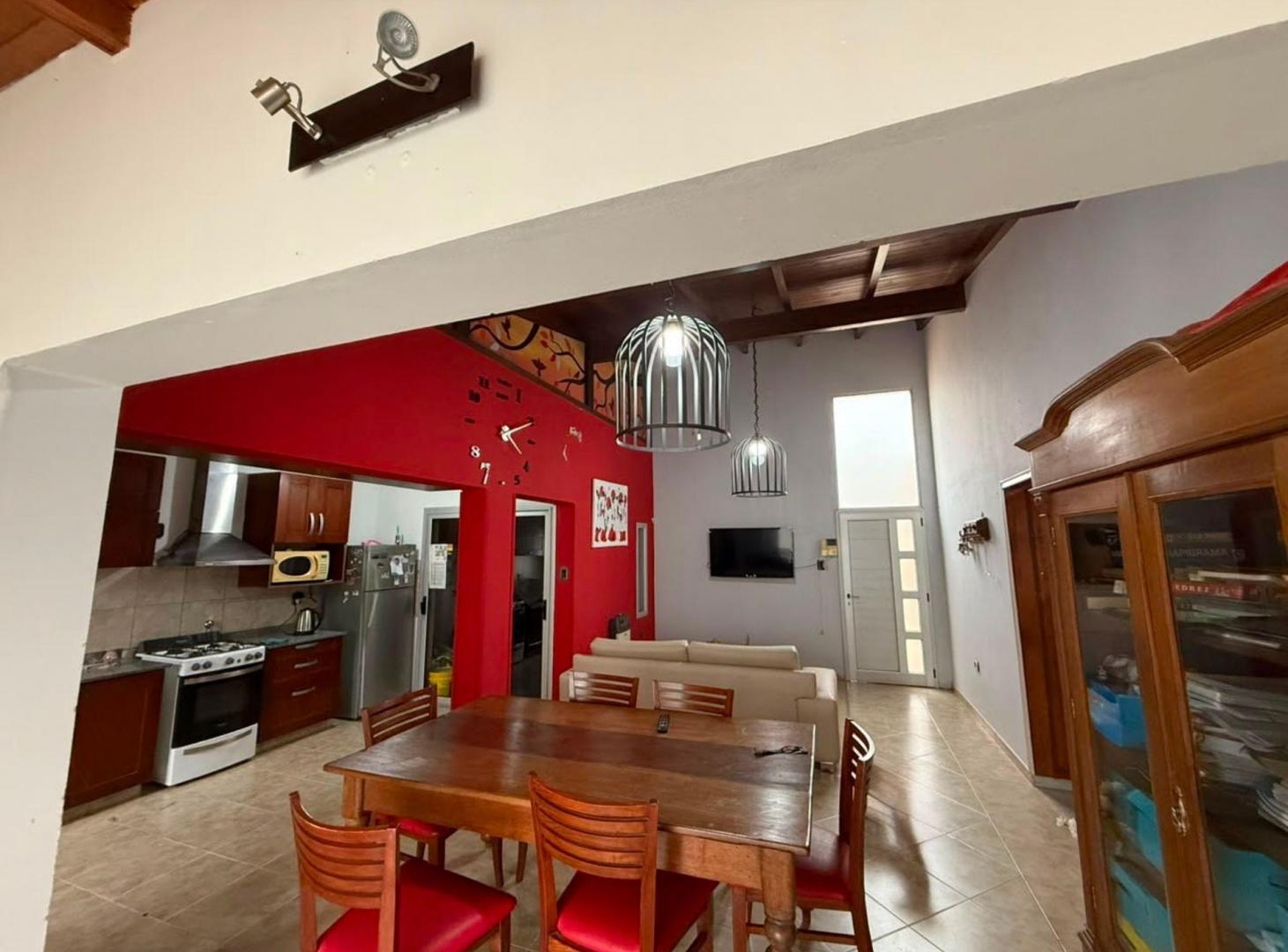 Foto de VENTA CASA + DPTO | BARRIO 2 HERMANOS, imagen 2