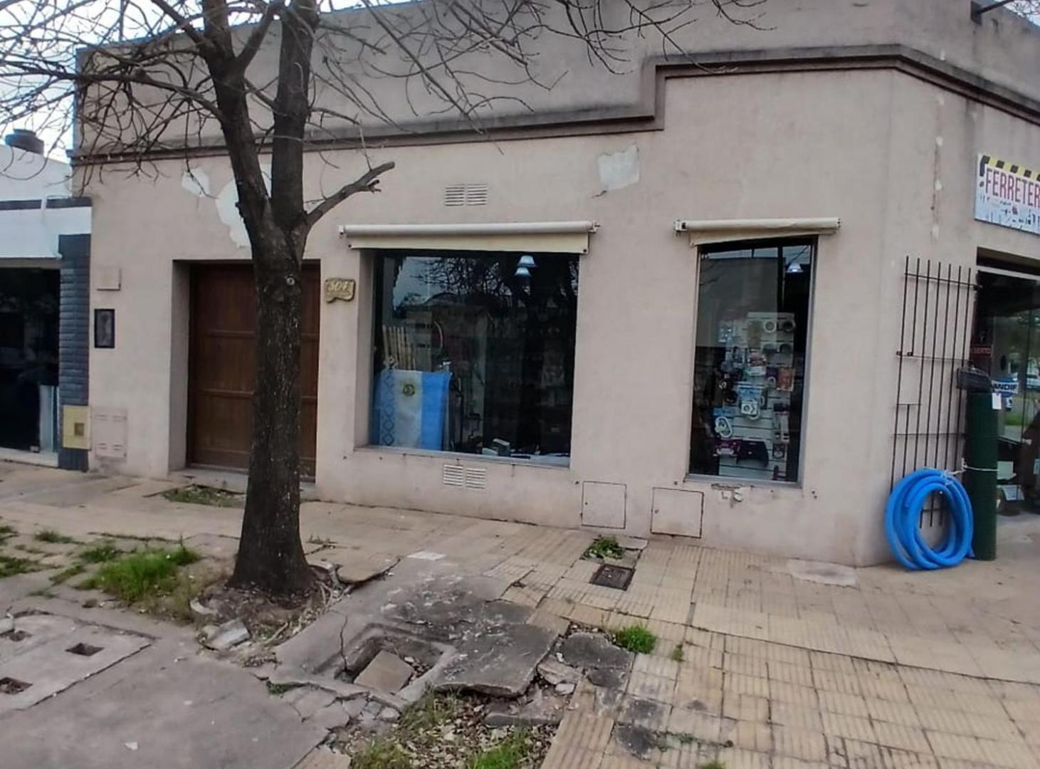 Foto de VENTA LOCAL COMERCIAL EN ESQUINA. BV ROCA Y MORENO, imagen 3