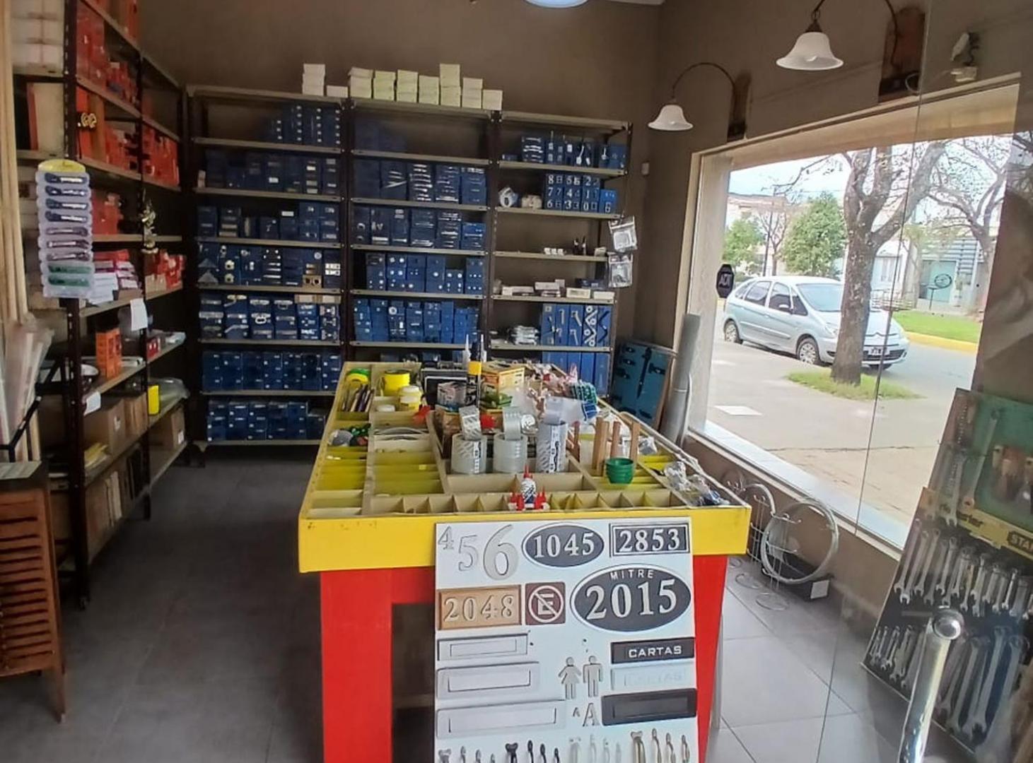 Foto de VENTA LOCAL COMERCIAL EN ESQUINA. BV ROCA Y MORENO, imagen 5