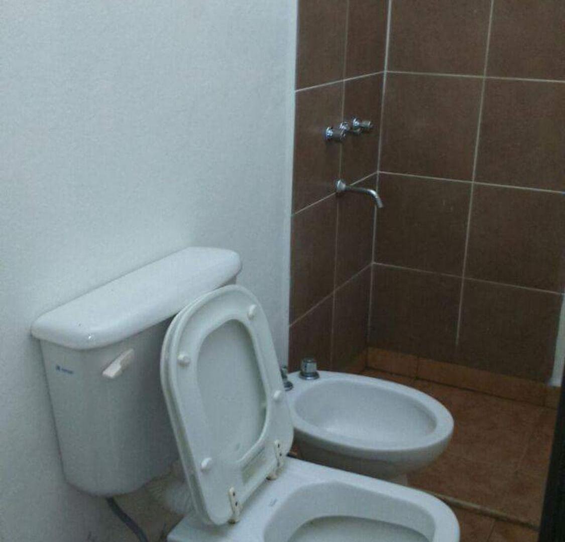 Foto de VENTA CASA (DOS PROP. INDIVIDUALES ) B° SARMIENTO, imagen 3
