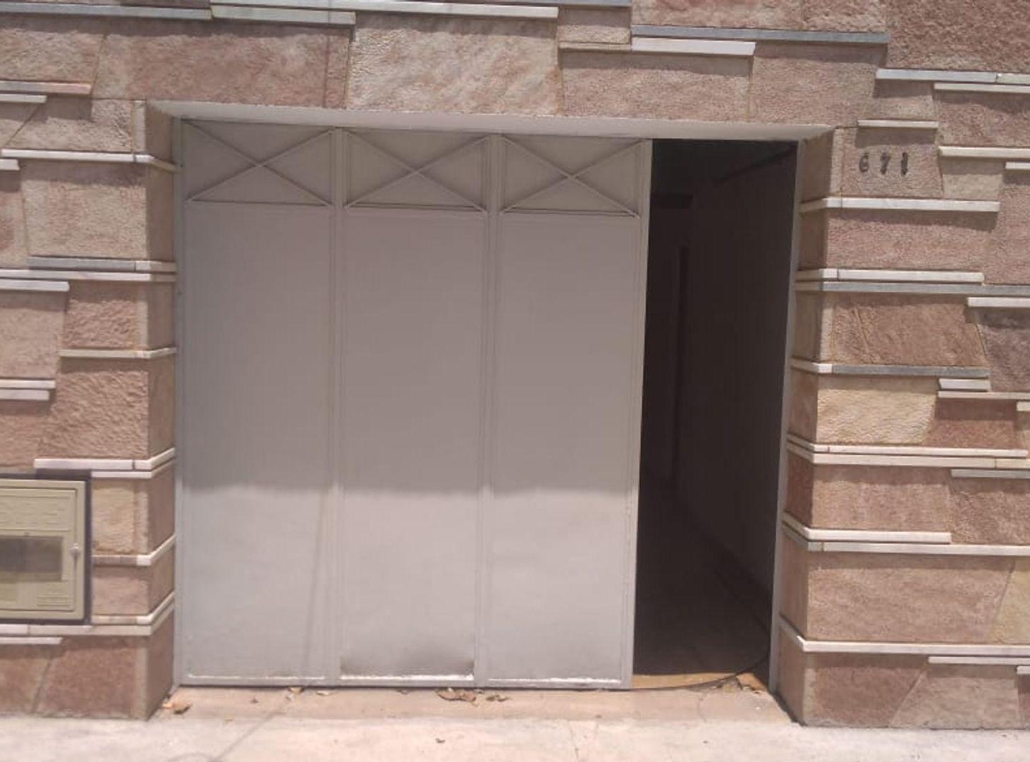 Foto de VENTA CASA (DOS PROP. INDIVIDUALES ) B° SARMIENTO, imagen 2