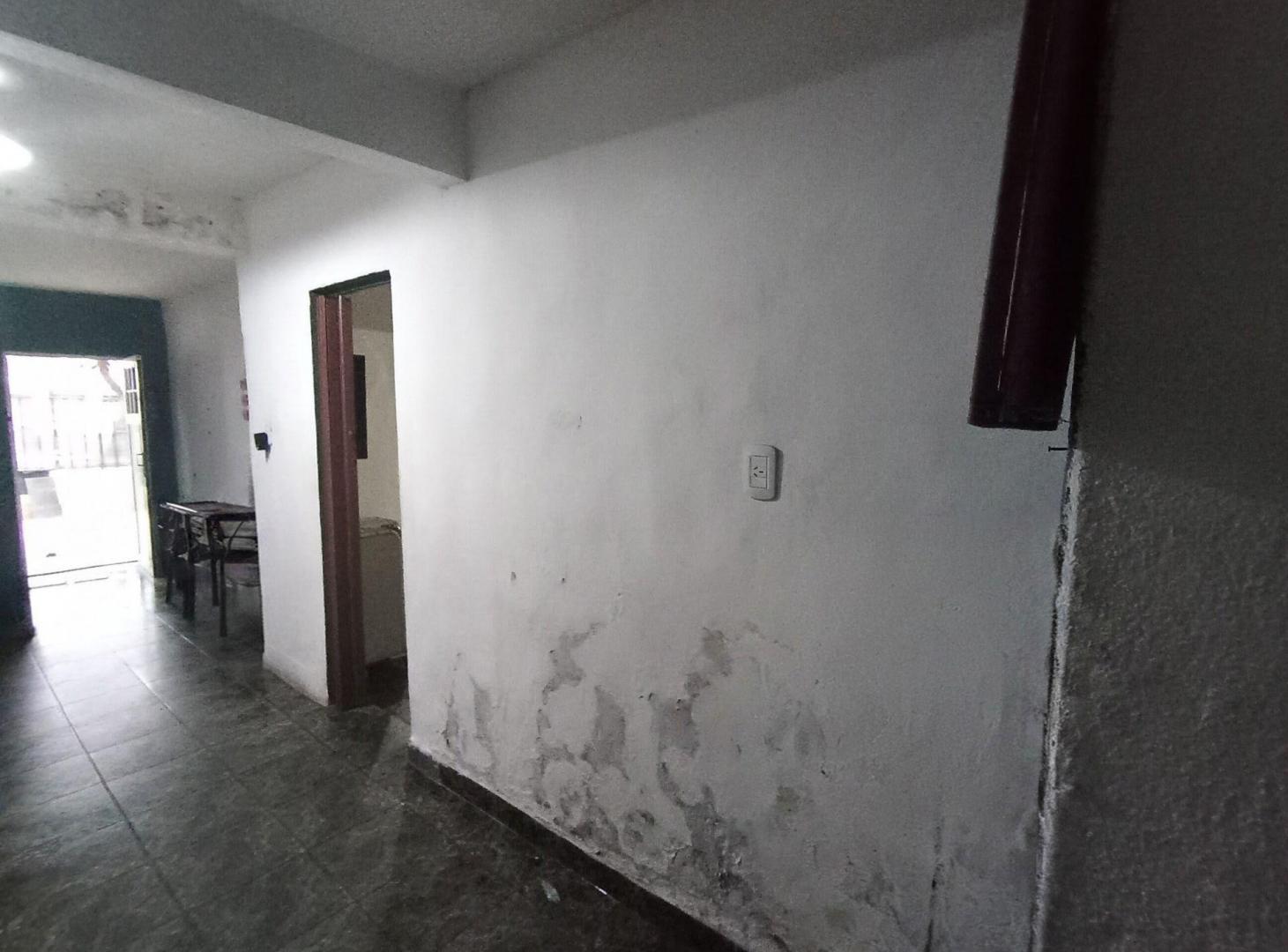 Foto de VENTA CASA 2 DORMITORORIOS GARAGE EN BARRIO JARDIN, imagen 3
