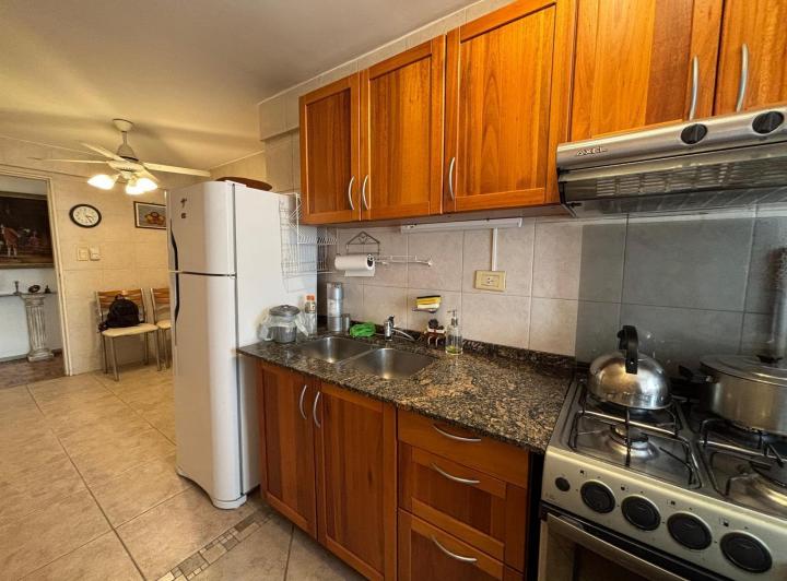 VENTA -Departamento 3 dormitorios con cochera. Centro, Rosario. 1