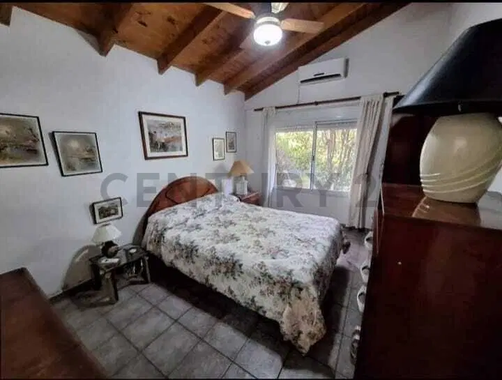 IMPORTANTE CASA SOBRE LOTE DE 600MT2 4