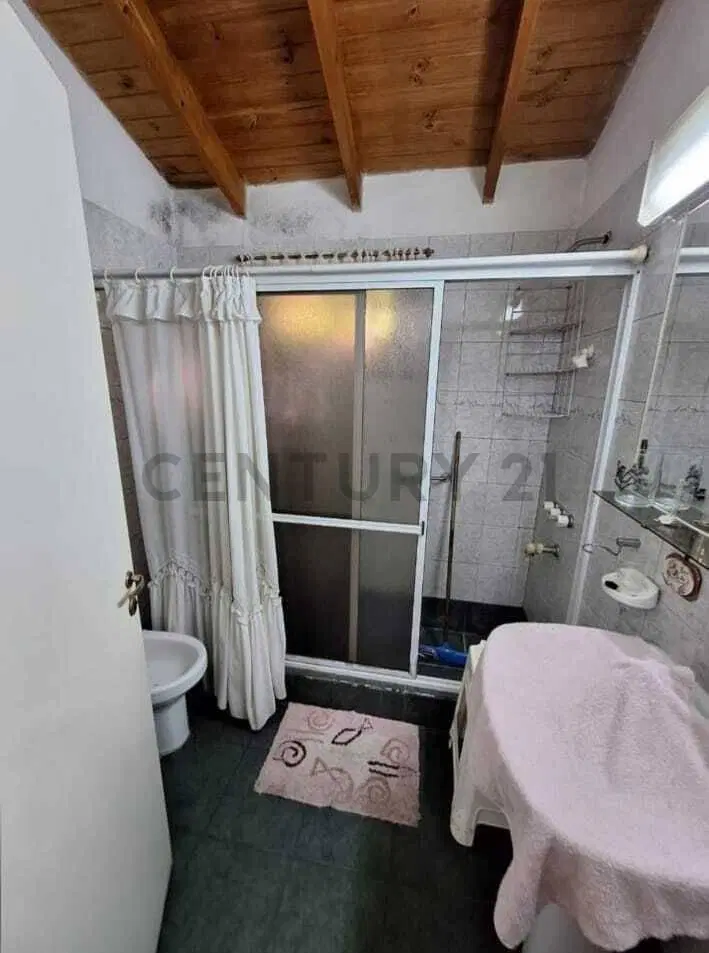 IMPORTANTE CASA SOBRE LOTE DE 600MT2 8