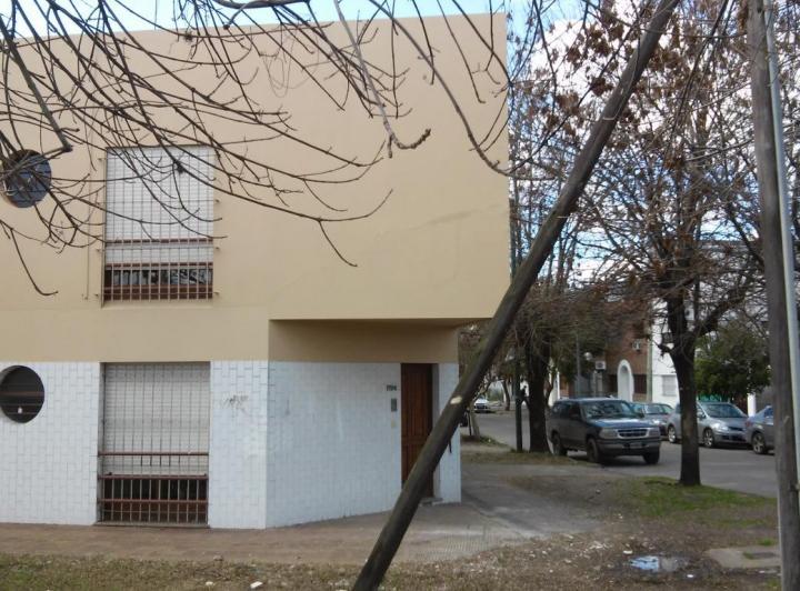 DUPLEX CON COCHERA