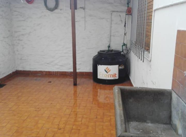 Foto de Departamento de 60 m² con 3 dormitorios en venta en Los Hornos, imagen 3