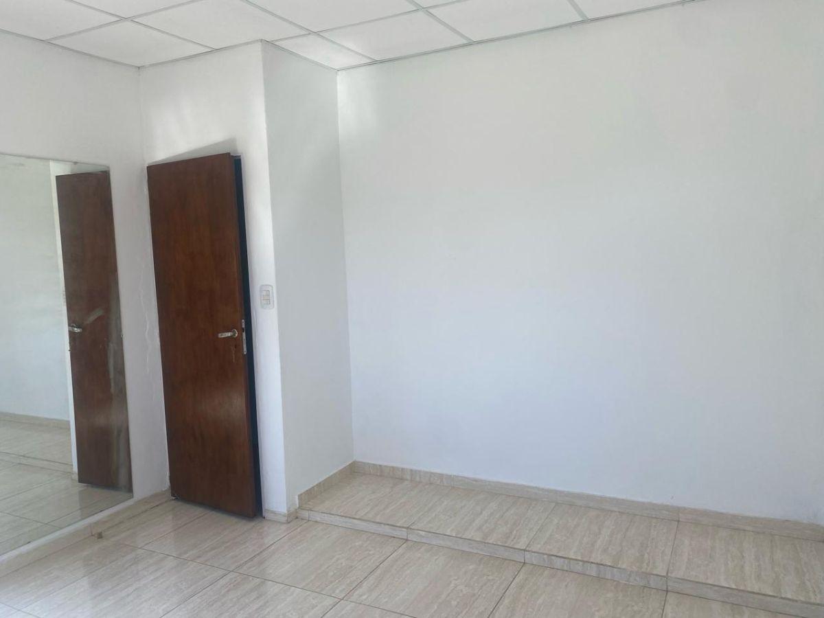 Foto de Casa con 3 dormitorios de 360 m² en venta en La Plata, imagen 5