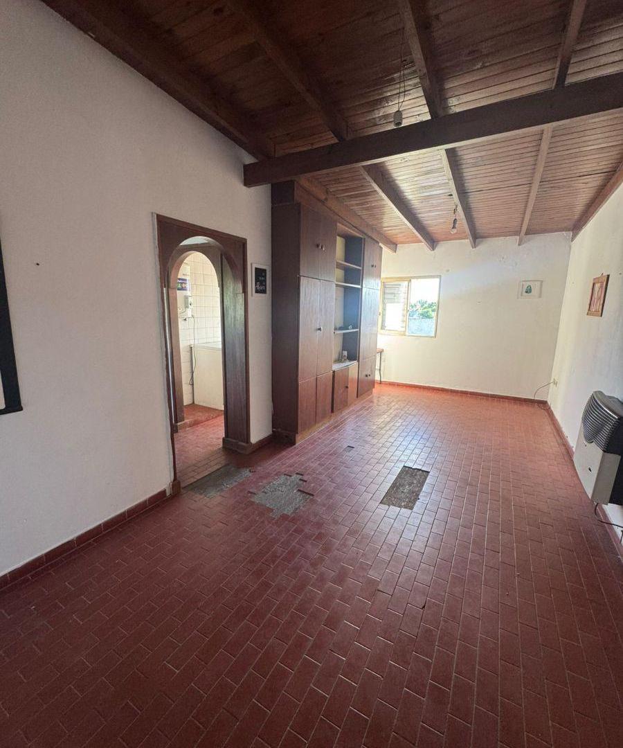 Departamento de 3 Ambientes en segundo piso con Estacionamiento y Baulera privada - ¡Oportunidad!
