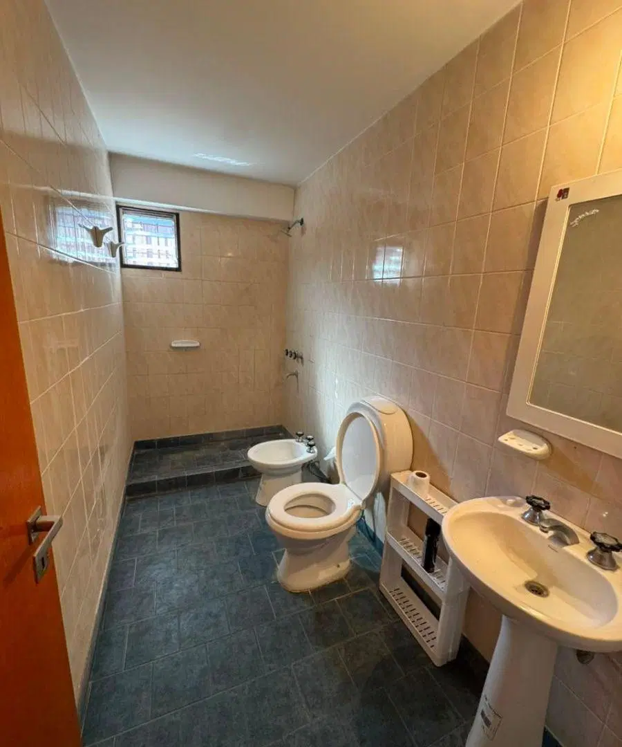 Casa con 2 dormitorios en alquiler en Villa Elvira 3