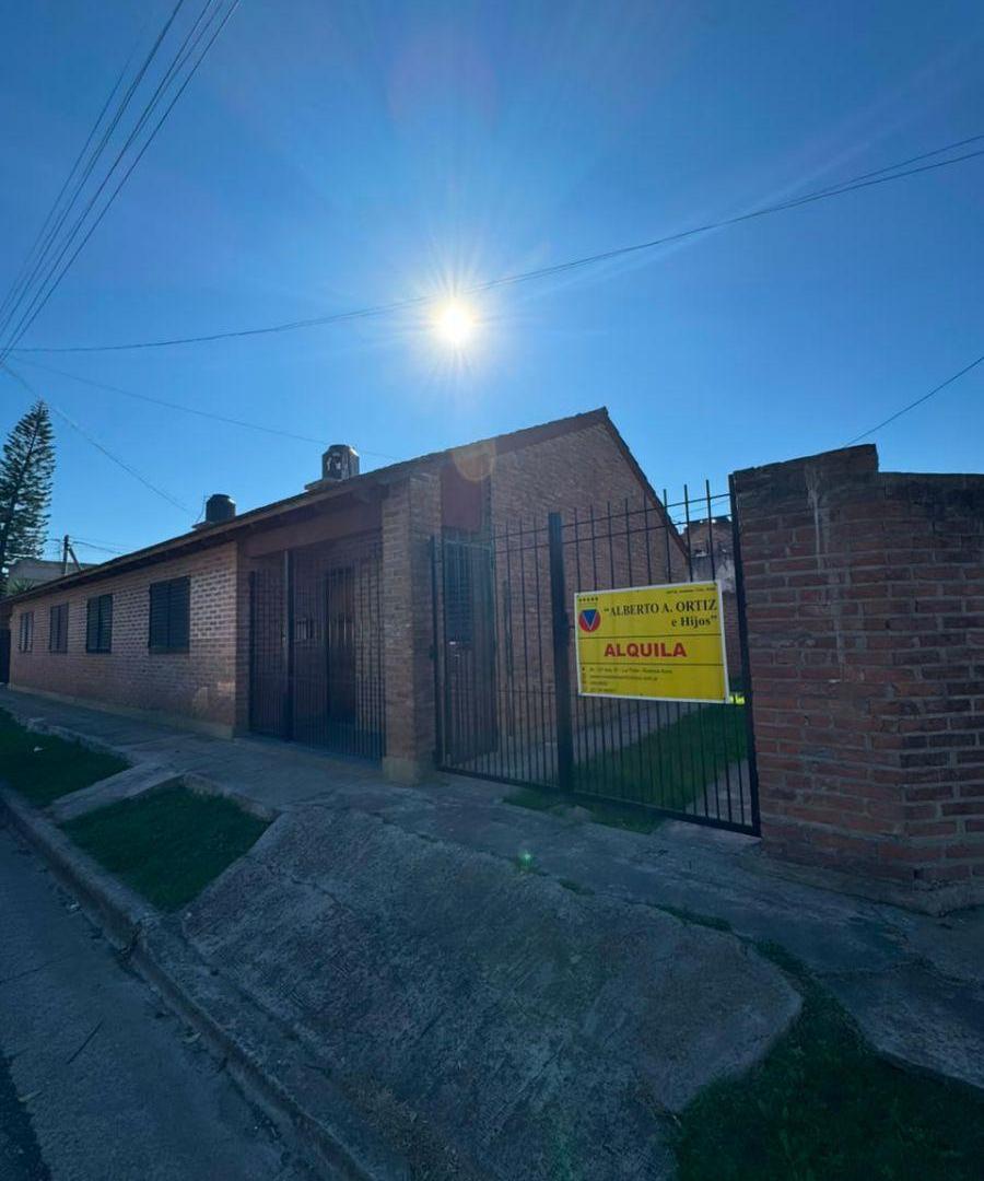 Casa con 2 dormitorios en alquiler en Villa Elvira