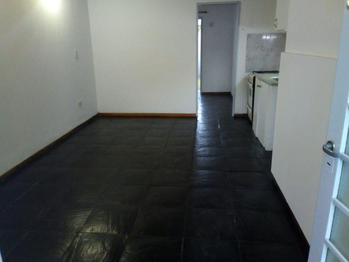 Foto de Departamento con 1 dormitorio en venta en Los Hornos, imagen 3