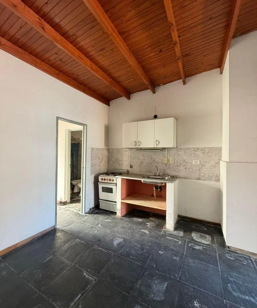 Departamento con 1 dormitorio en venta en Los Hornos 5