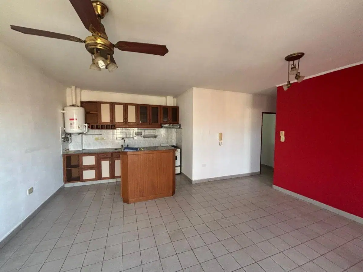 Departamento con 1 habitación en alquiler en Los Hornos 2