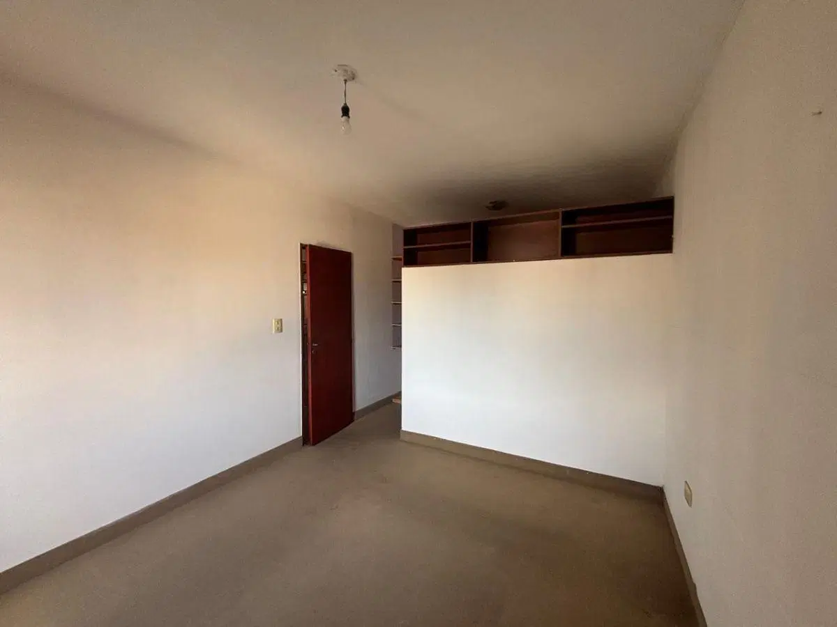Departamento con 1 habitación en alquiler en Los Hornos 5