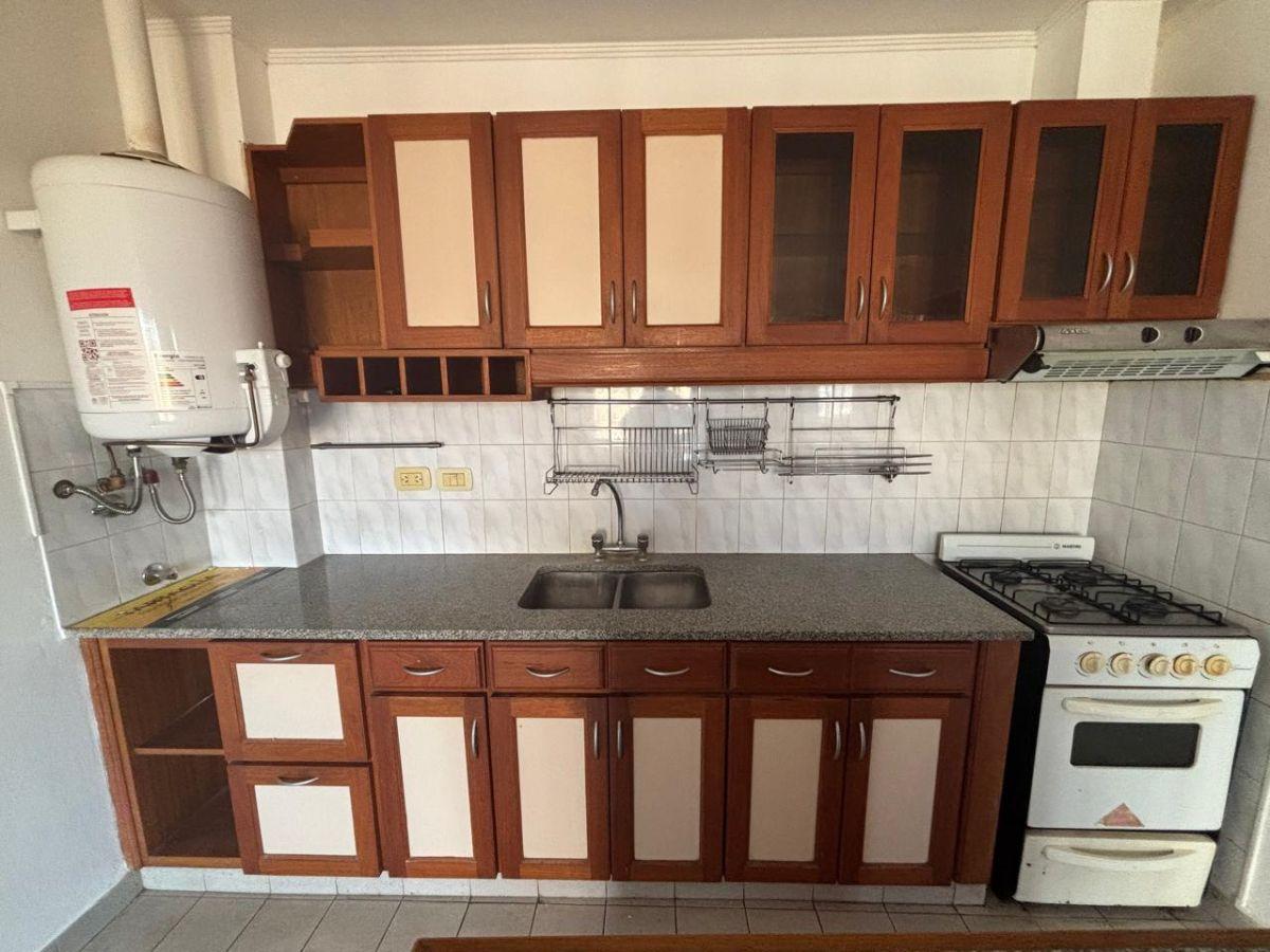 Foto de Departamento con 1 habitación en alquiler en Los Hornos, imagen 4