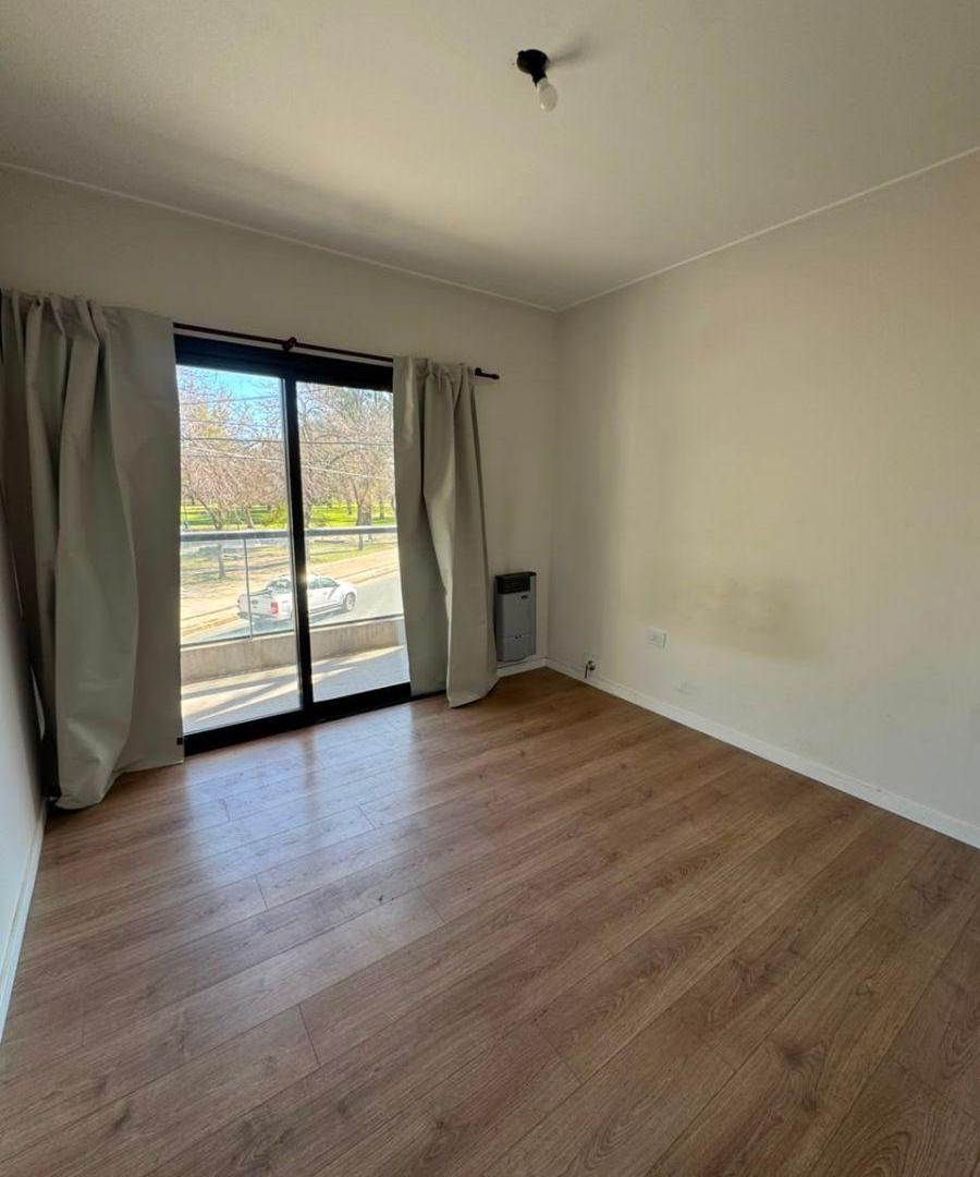 Foto de Departamento con 1 dormitorio en alquiler en La Plata, imagen 2