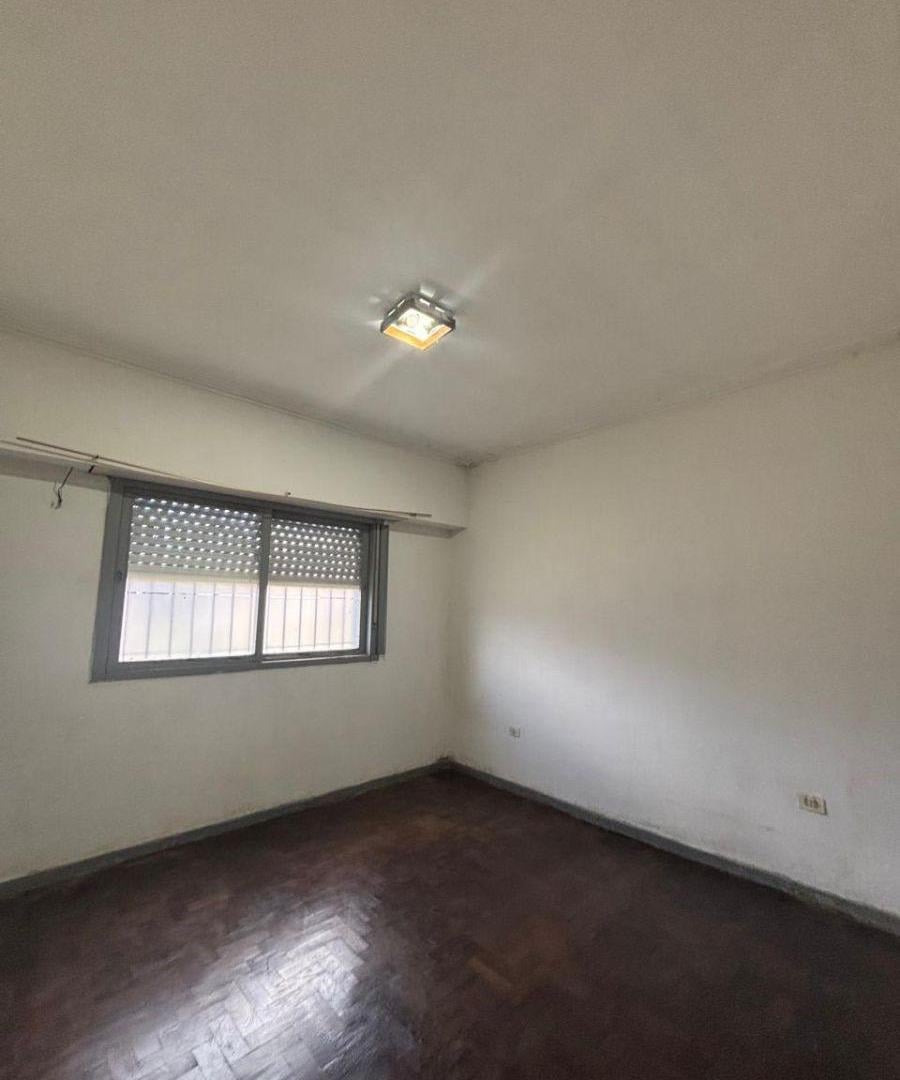 Foto de PH de 100 m² con 2 dormitorios en venta en La Plata, imagen 1