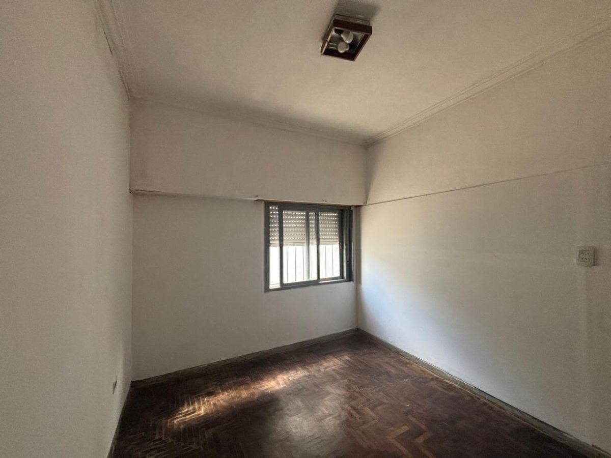 Foto de PH de 100 m² con 2 dormitorios en venta en La Plata, imagen 3