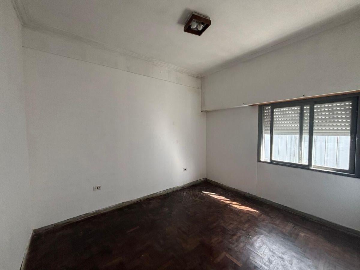 Foto de PH de 100 m² con 2 dormitorios en venta en La Plata, imagen 4