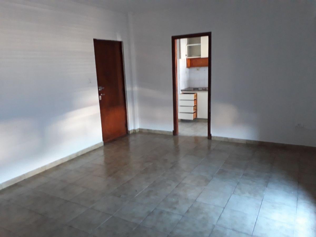 Foto de Departamento con 1 dormitorio en alquiler en La Plata, imagen 2
