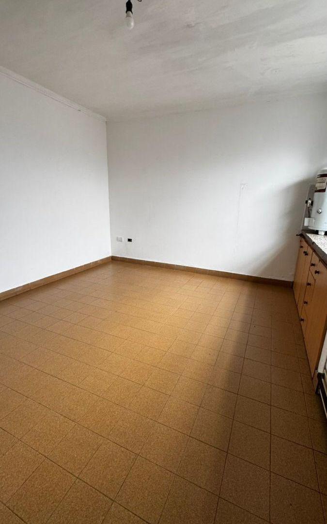 Foto de Departamento con 1 dormitorio en alquiler en Los Hornos, imagen 5