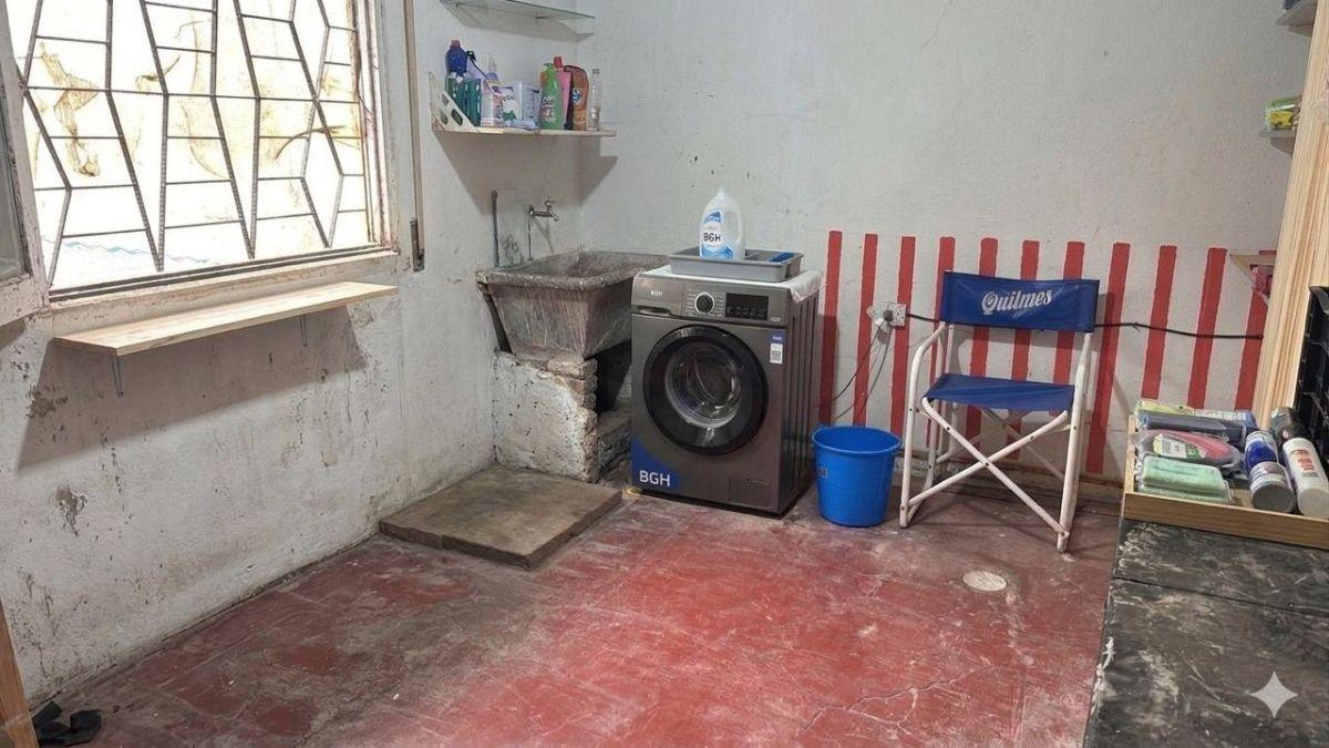 Foto de Casa a reciclar con 2 dormitorios en venta en Los Hornos, imagen 4