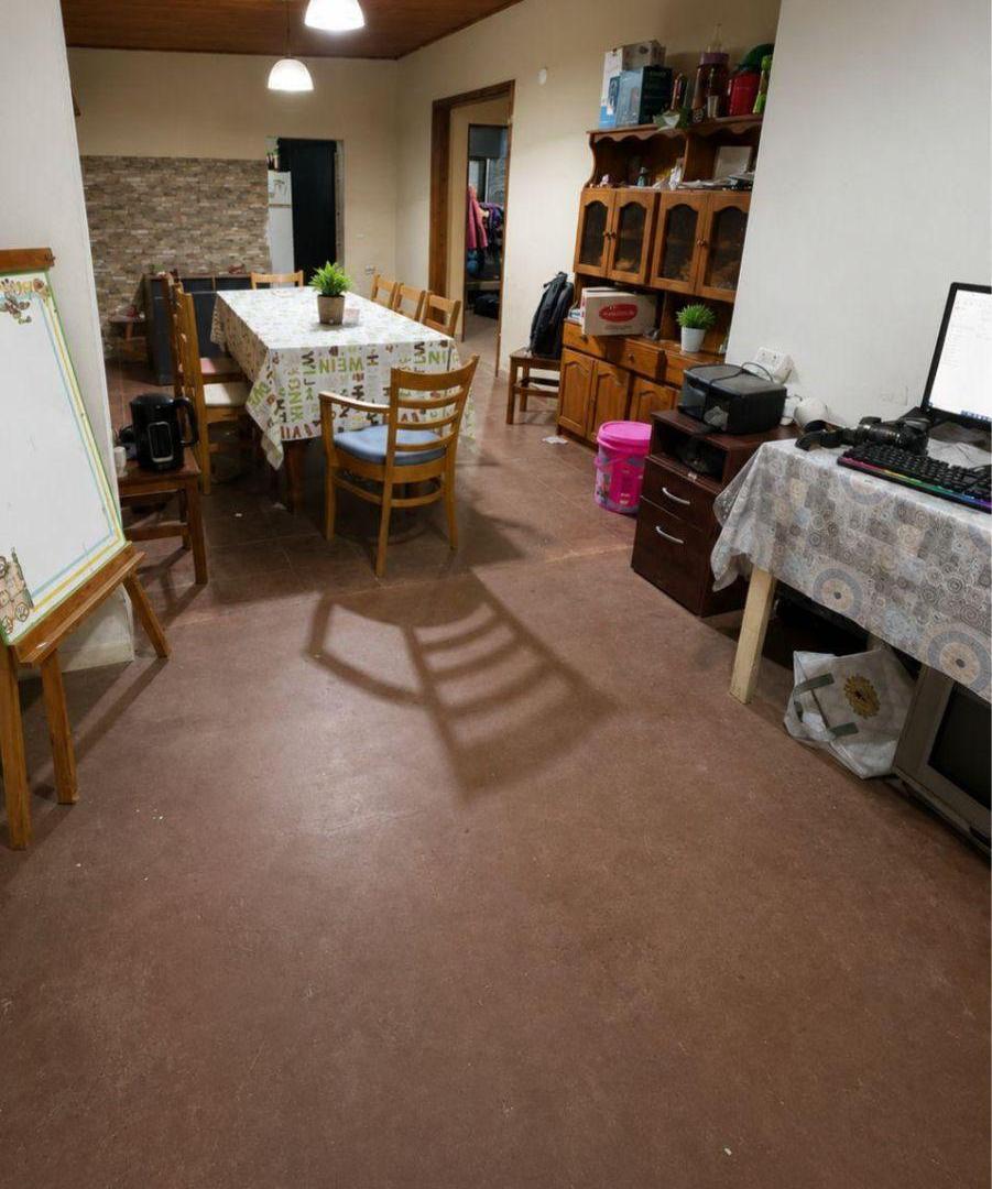 Foto de Casa a reciclar con 2 dormitorios en venta en Los Hornos, imagen 2