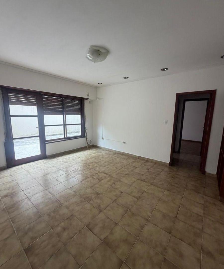 Foto de DEPARTAMENTO EN PLANTA BAJA CON AMPLIO PATIO – 62 ENTRE 26 Y 27, imagen 1