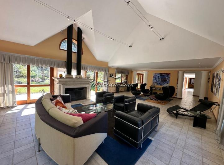Espectacular casa de 5 dormitorios en venta Golf 2