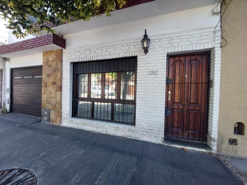 EXCELENTE CHALET 4 AMBIENTES EN 2 PLANTAS