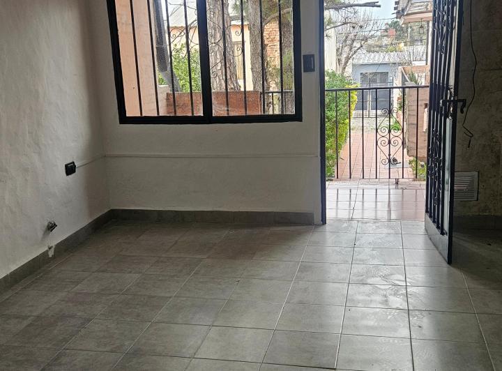 PARTICULAR ALQUILA DPTO 1 DORMITORIO 2