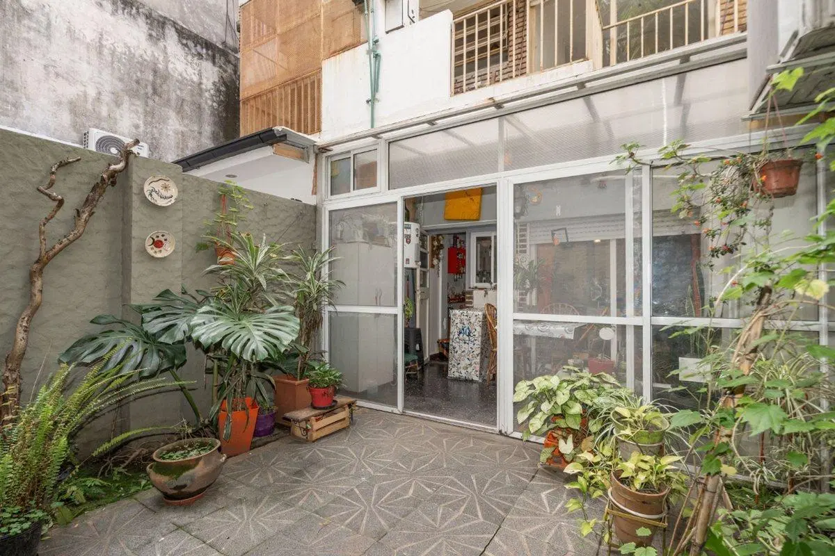 DEPARTAMENTO MONOAMBIENTE CON PATIO EN VENTA 2