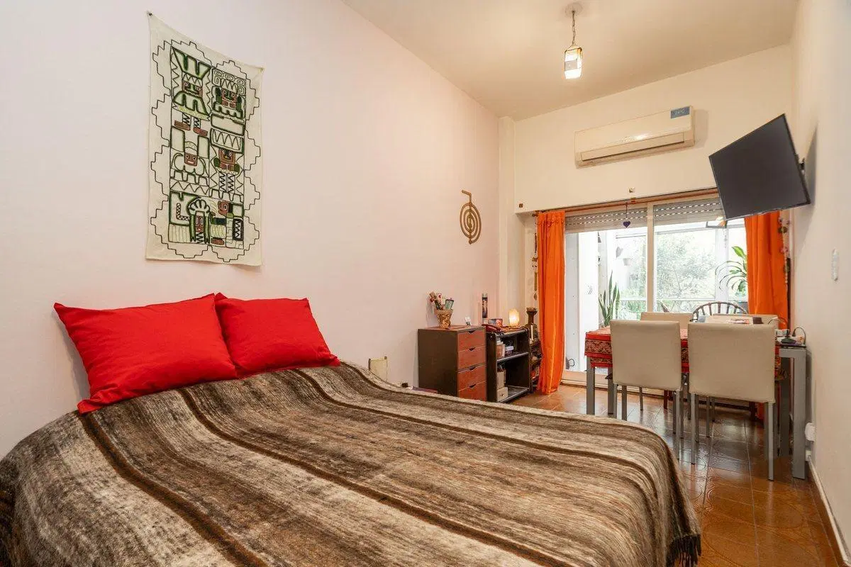 DEPARTAMENTO MONOAMBIENTE CON PATIO EN VENTA 3