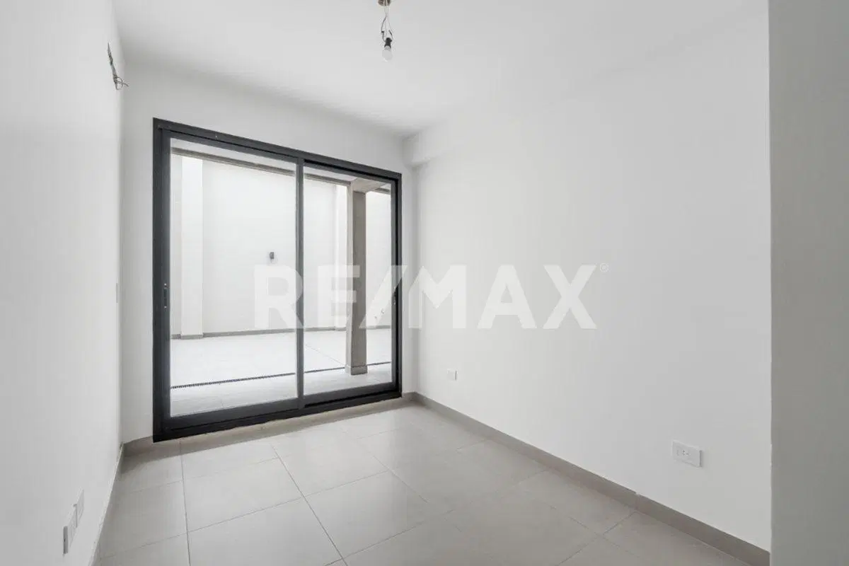 PH VENTA 3 AMBIENTES Y GRAN PATIO PROPIO PATERNAL 2