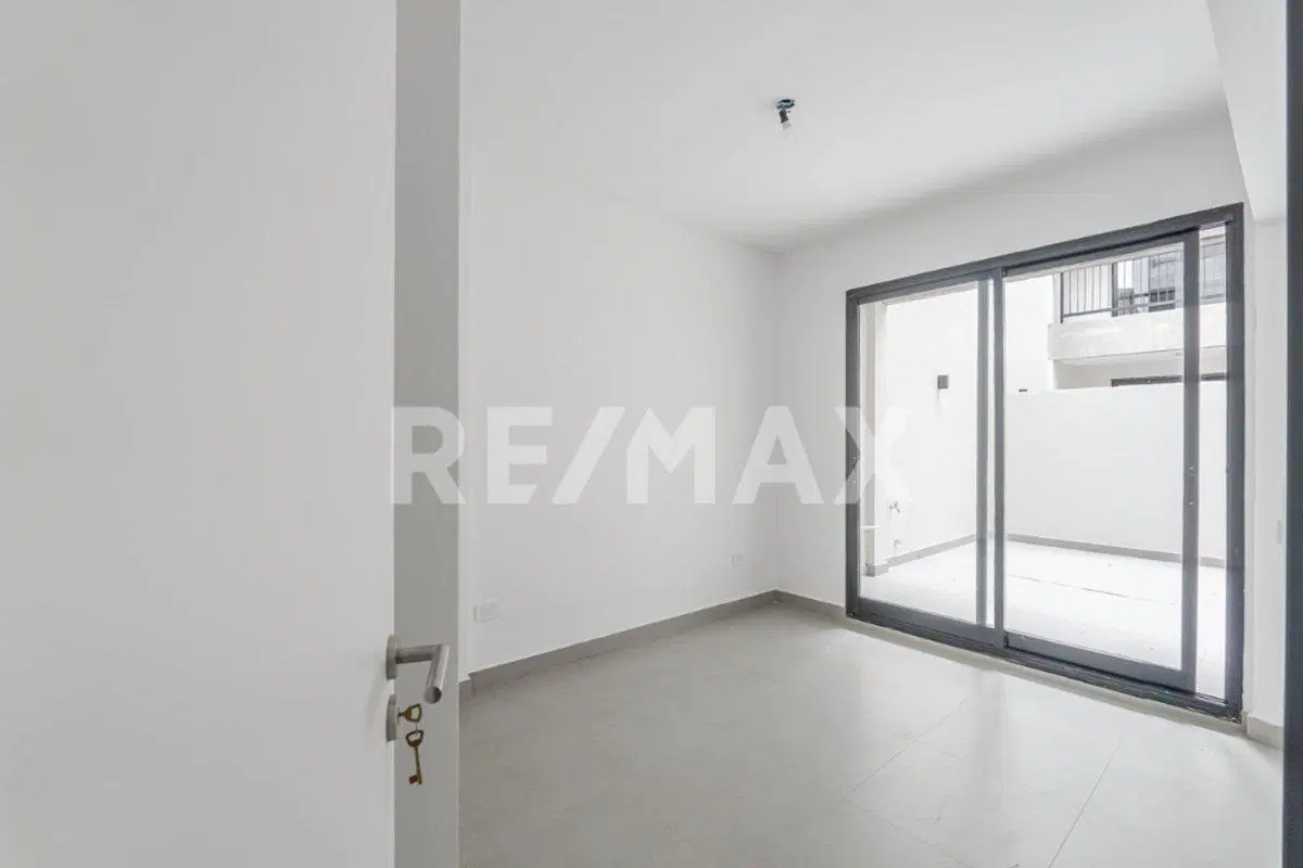 PH VENTA 3 AMBIENTES Y GRAN PATIO PROPIO PATERNAL 5