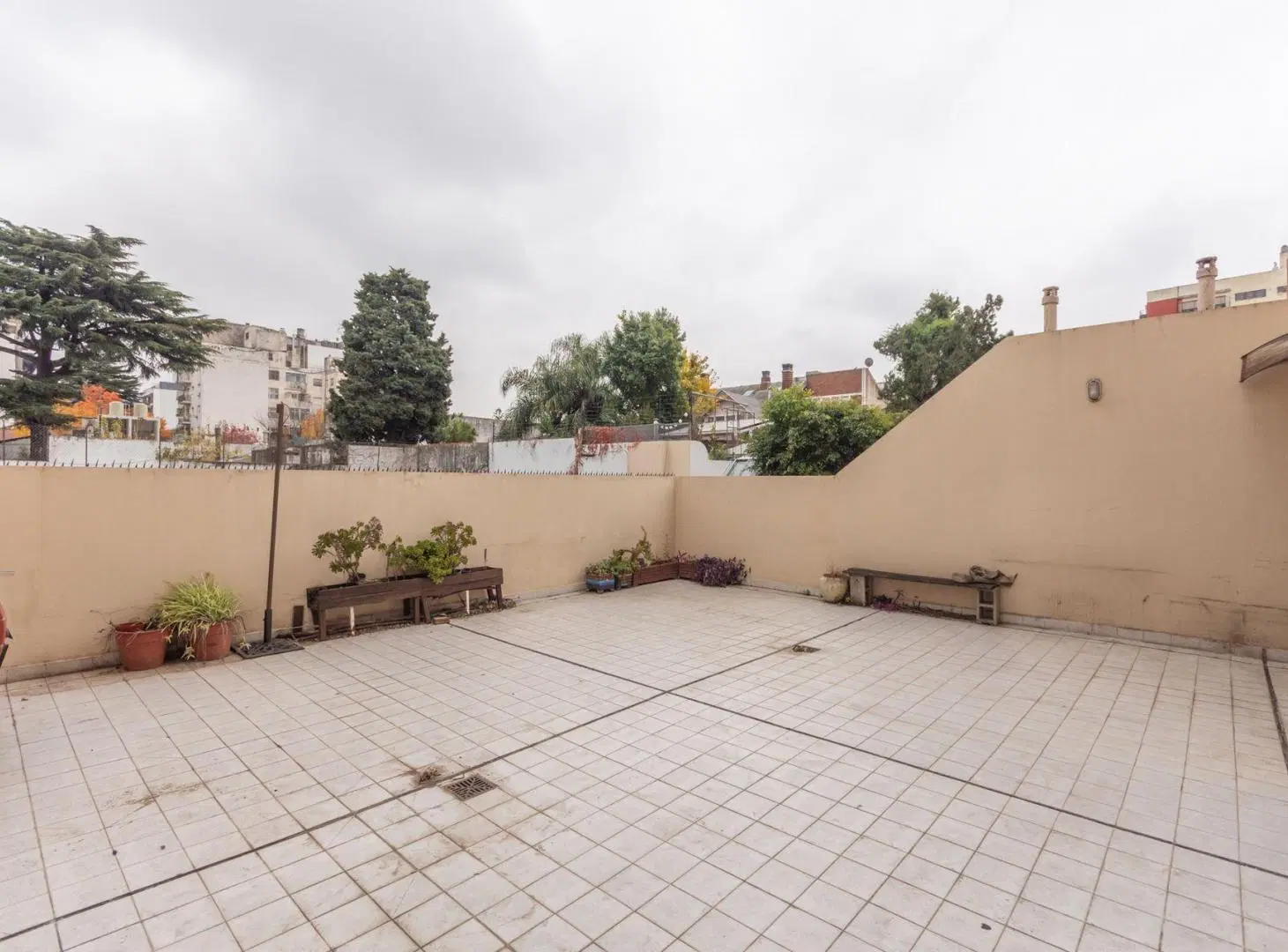 Departamento Venta 4 ambientes con Patio y cochera 5
