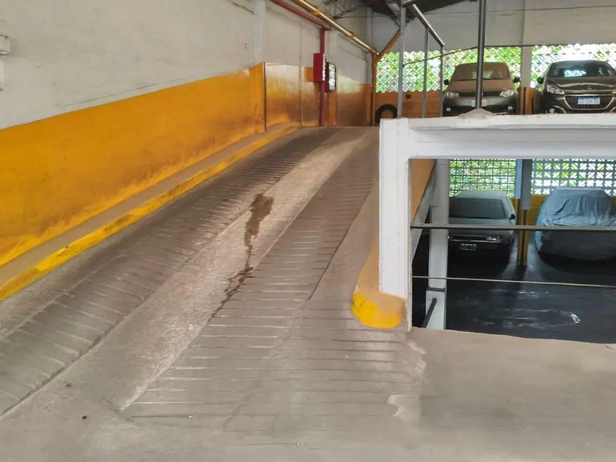 COCHERA FIJA Y CUBIERTA EN VENTA BELGRANO COLEGIAL 4