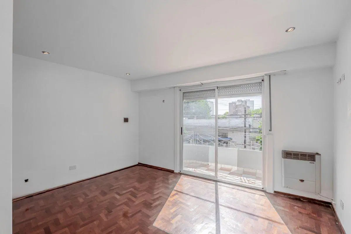P.H. 4 ambientes venta Ciudadela balcon y terraza 5