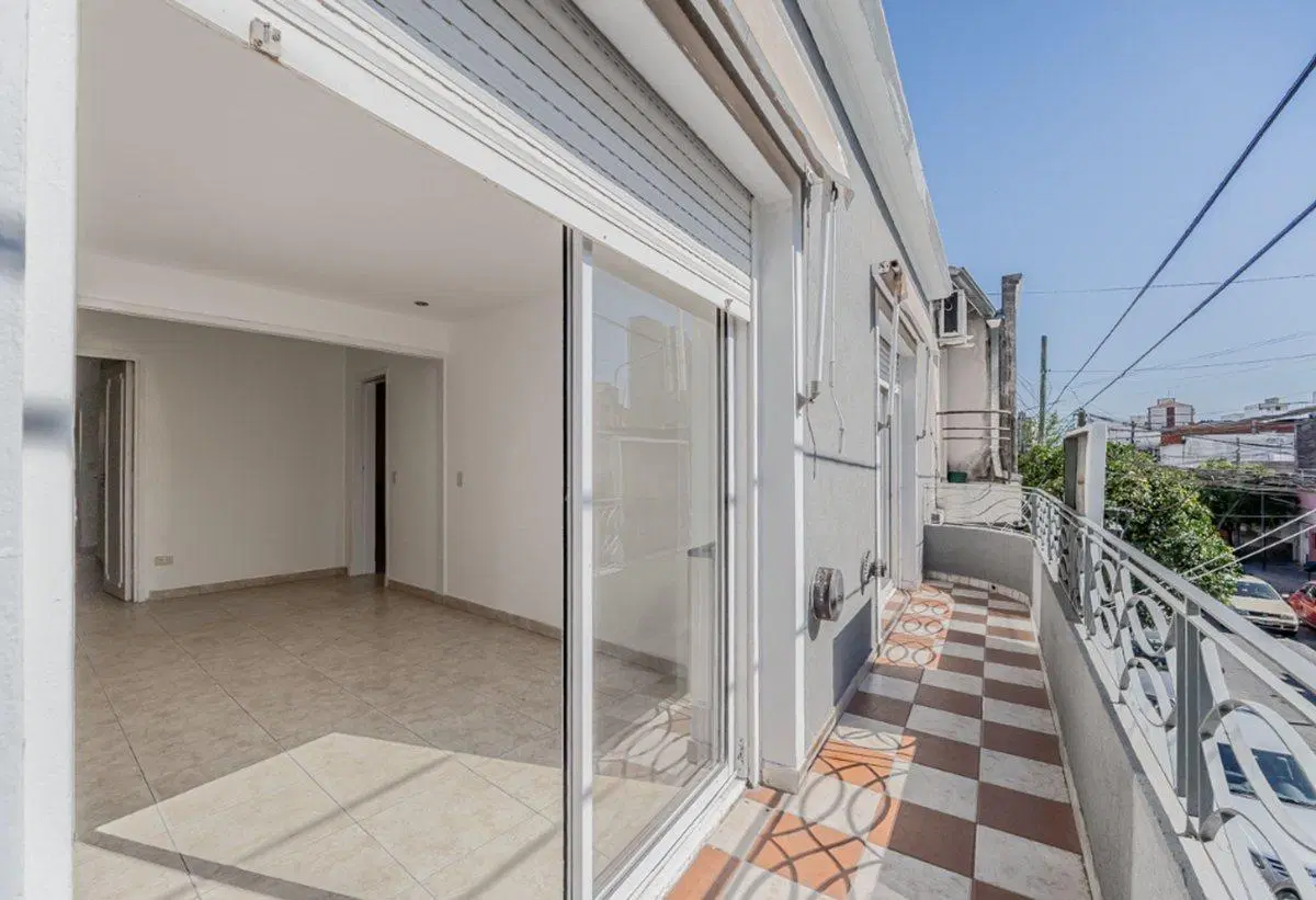 P.H. 4 ambientes venta Ciudadela balcon y terraza 2