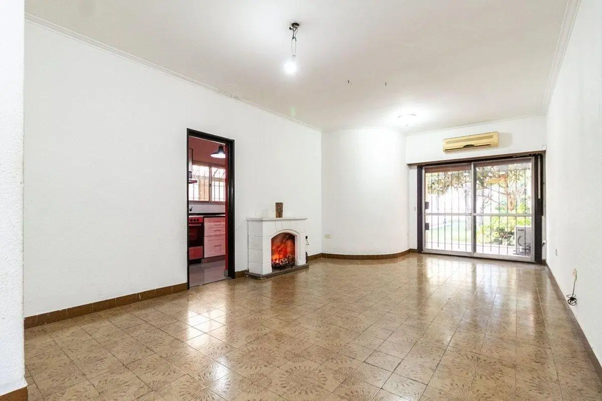 CASA 5 AMB LOTE PROPIO JARDÍN QUINCHO COCHERA 2