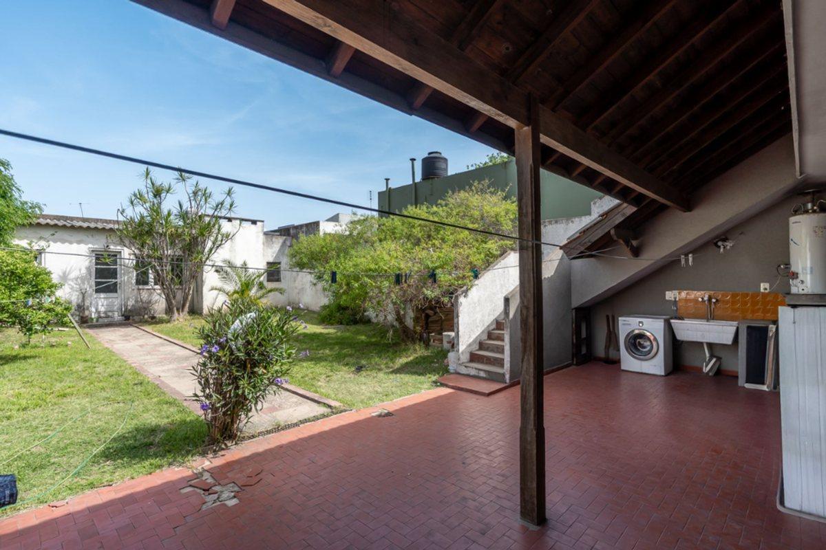 Casa en Venta 3 Ambientes La Tablada Garage Parque