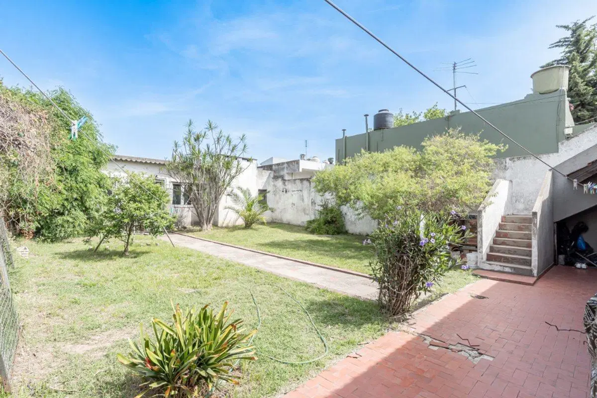 Casa en Venta 3 Ambientes La Tablada Garage Parque 2